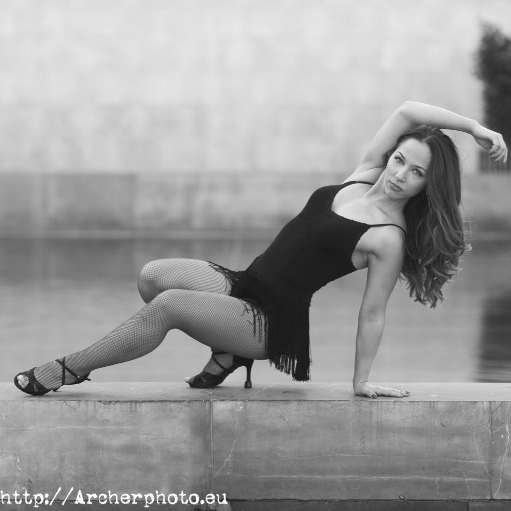 Andrea Vidaurre Dancing In The Street 3 - Fotografo
