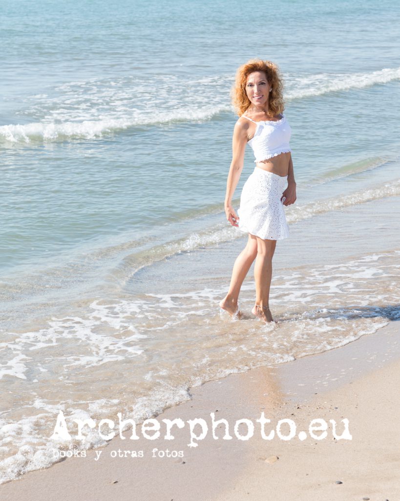 Eva, 2019 (3) en la playa. Foto de Archerphoto, fotografos Valencia.