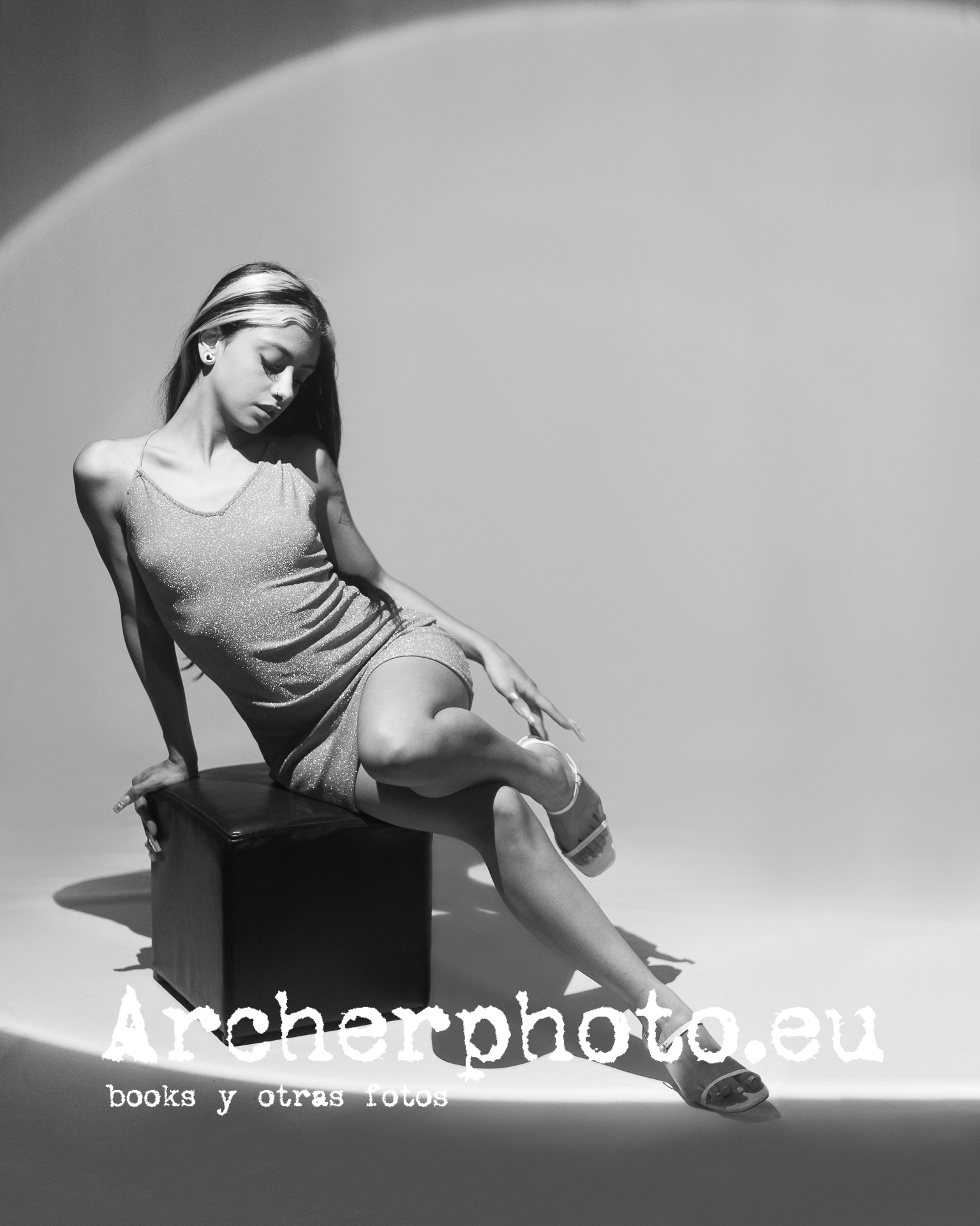 A photo session in July 2023. Picture by Archerphoto, professional photographer in Valencia, Spain. María, 2023 (5)
