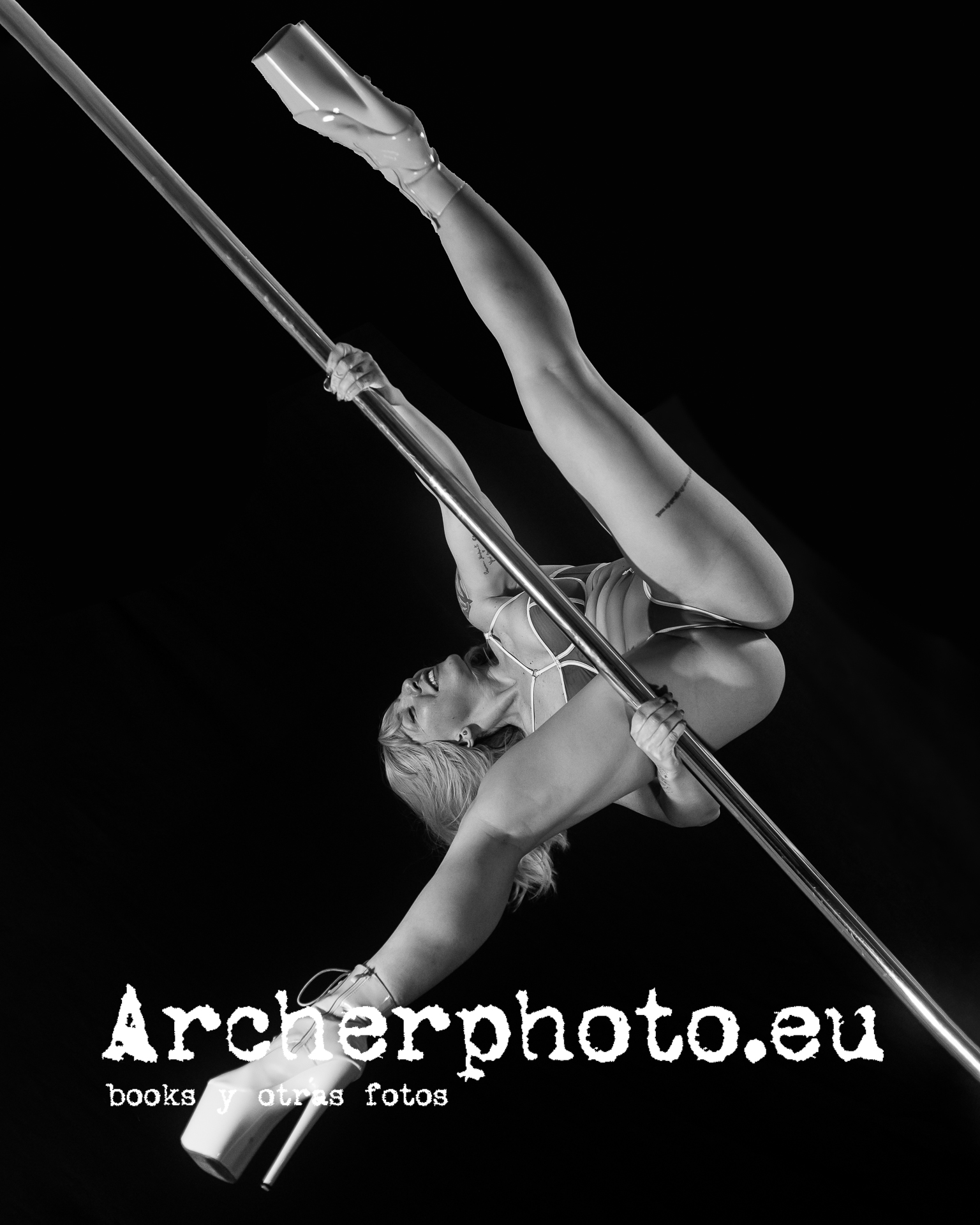Ce’Nedra, 2024 (3): Pole Dance en blanco y negro
