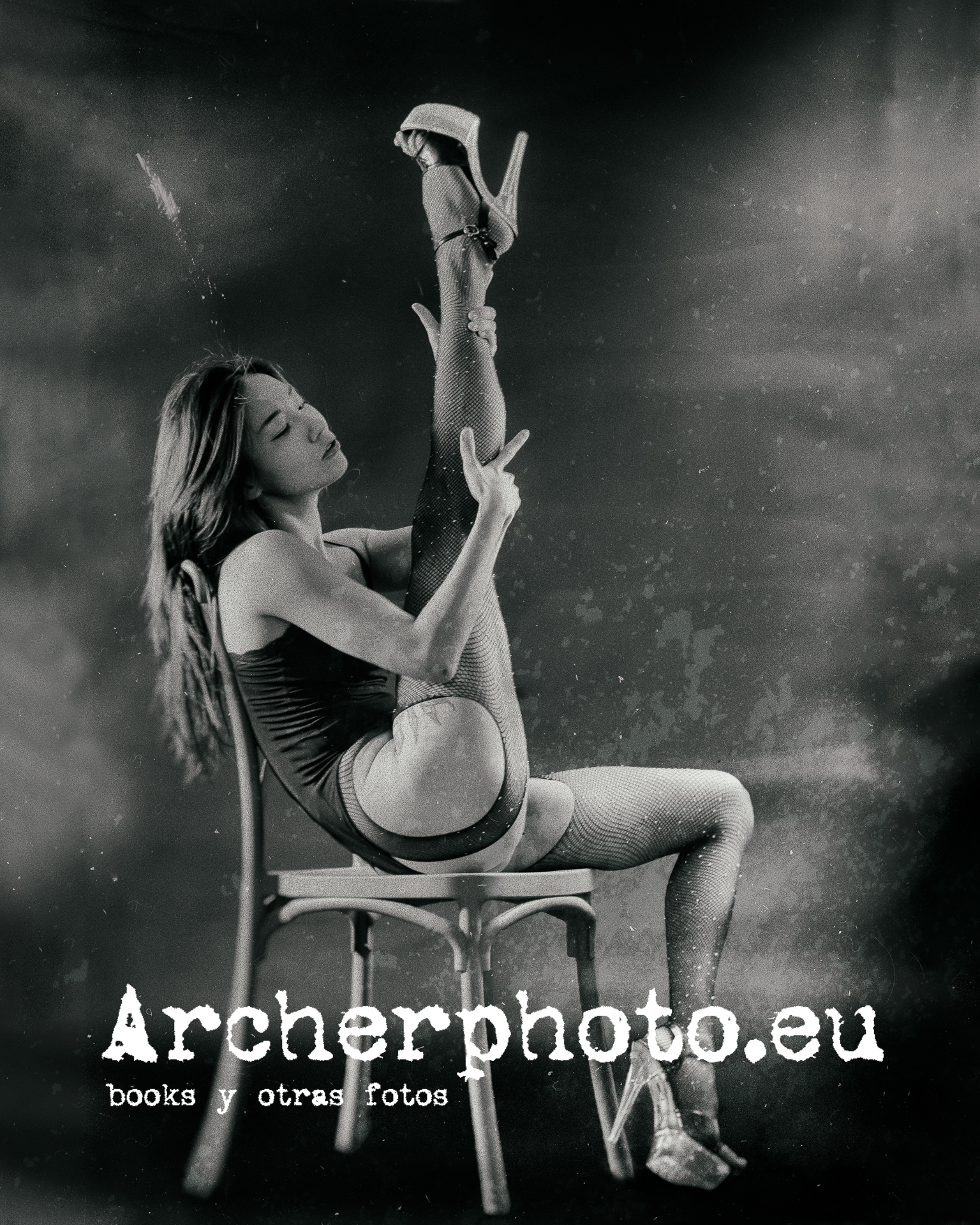 Dariga, August 2022 (7): dancer in bw