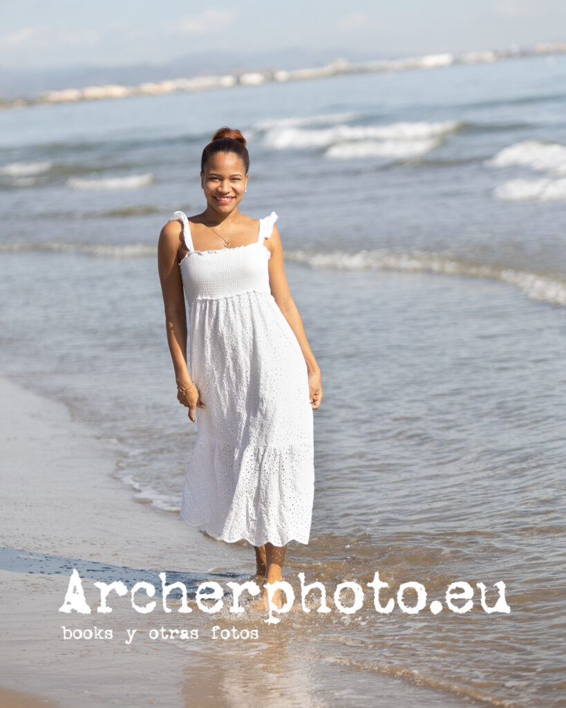 Yodailis, 2024 (1) en la playa por Sergi Albir, fotógrafo profesional València