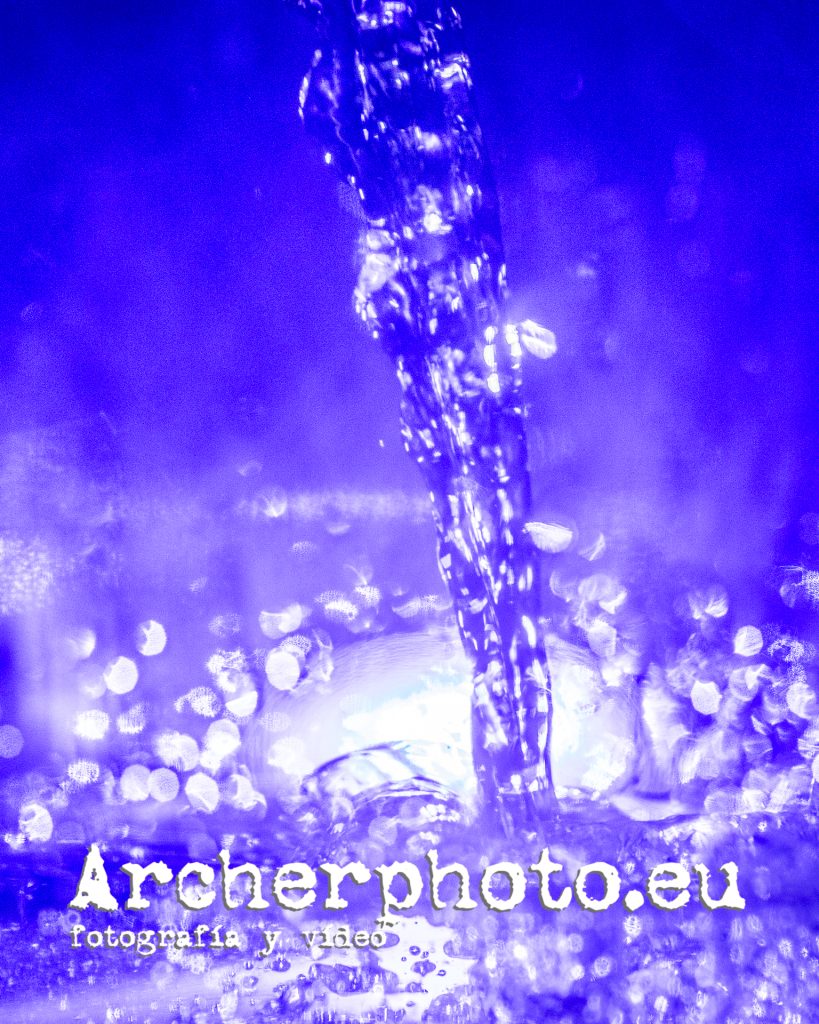 Agua en el estudio. Foto de 2023 de agua limpia, previa a las inundaciones de 2024