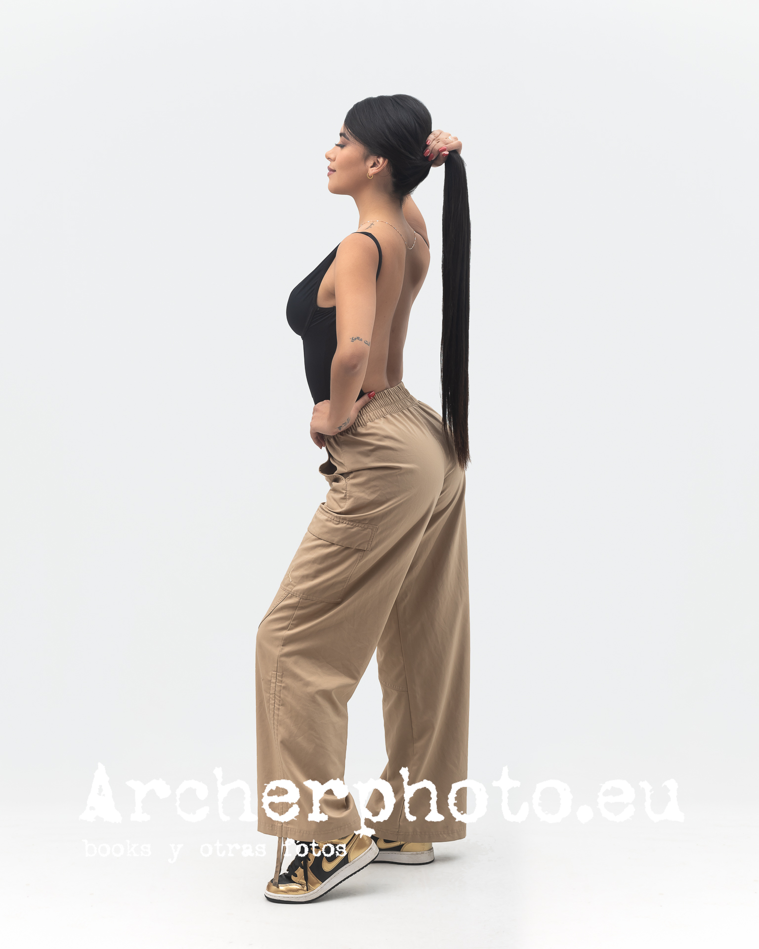Una sesión en agosto de 2023 con Salomé. Imagen de Archerphoto, fotógrafo retratos en València. Salomé, November 2023 (2)