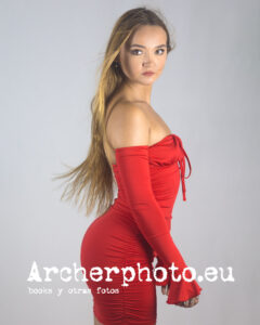 Una sesión en agosto de 2023 con Jennifer. Imagen de Archerphoto, fotógrafo profesional en València. Jennifer, August 2023 (8)