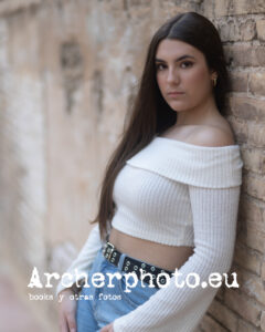 Adriana, 2024 (2), sesión de fotos en València, España. Imagen de Sergi Albir, Archerphoto, fotógrafo actores y actrices.