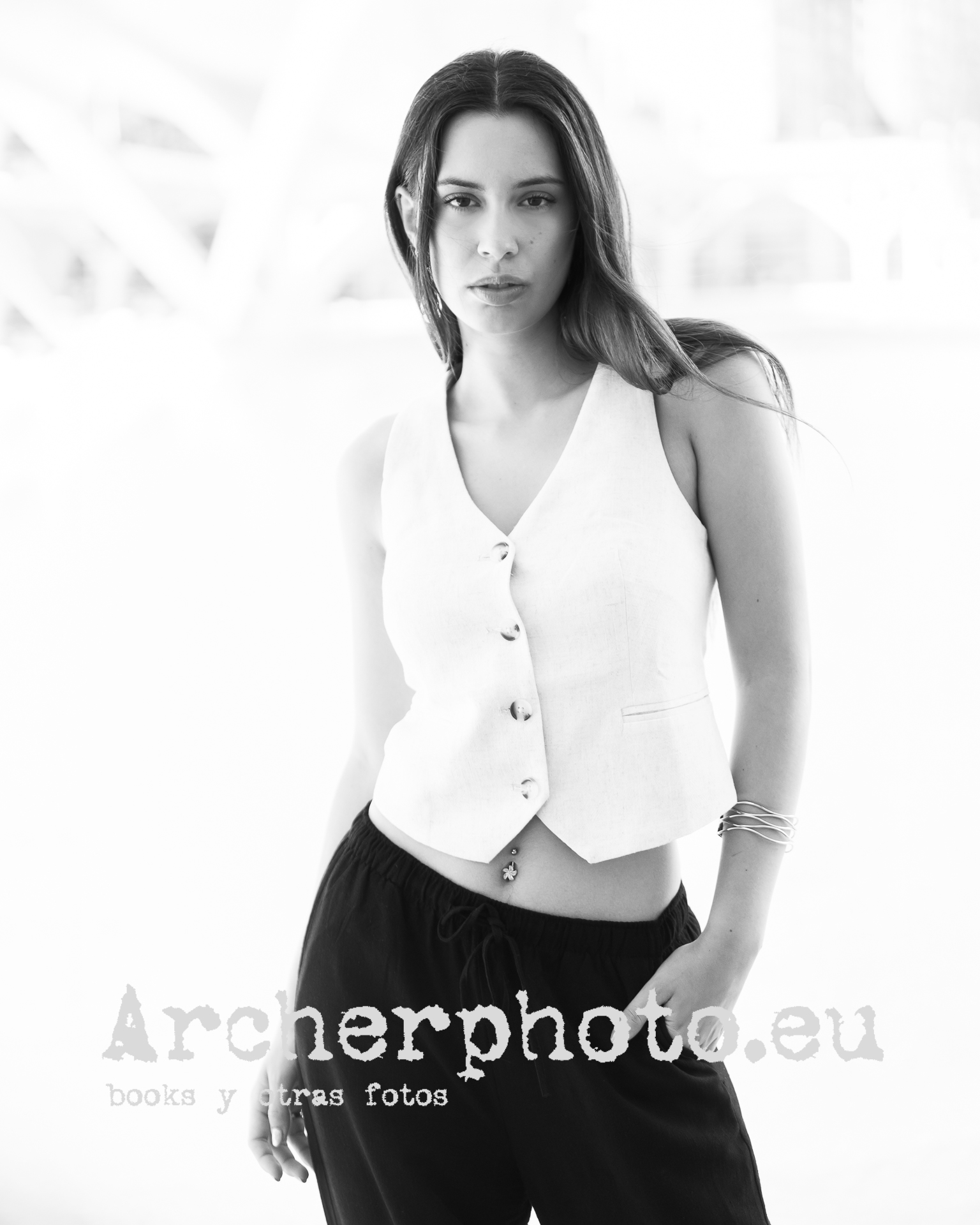Jennifer, 2024 (1) Retrato en blanco y negro