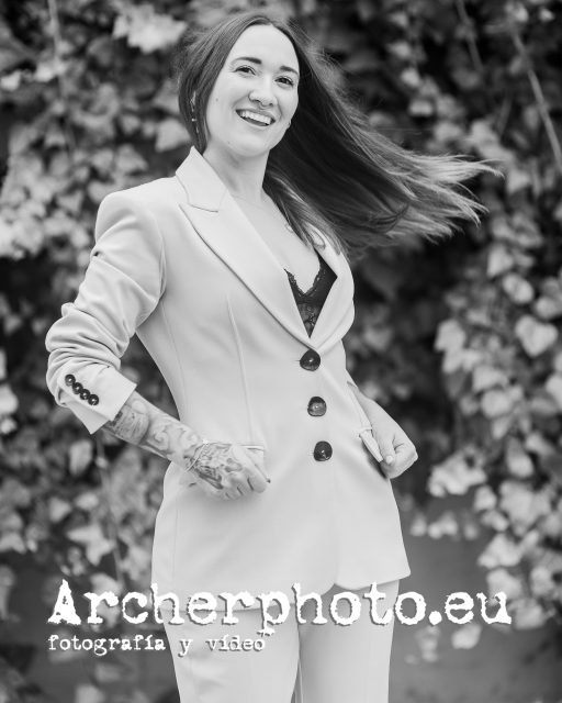 Ainoha, 2023 (3), suit, black and white