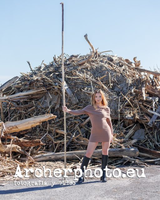 Jennifer, February 2025 (7), with the pole