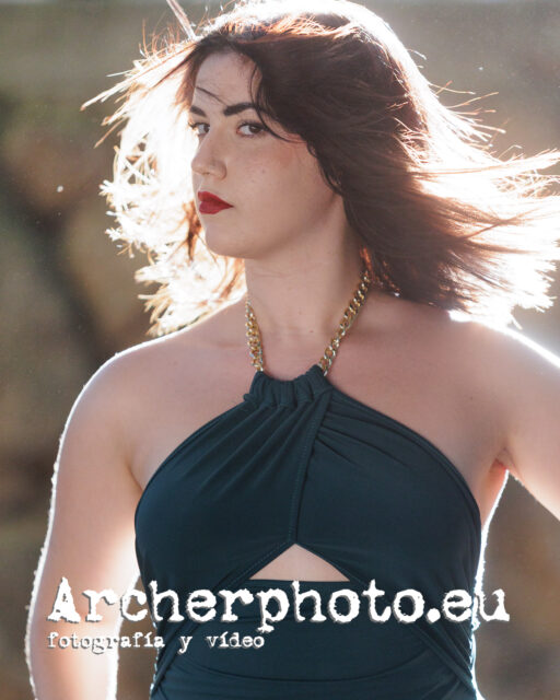 María, 2025 (1), contraluz