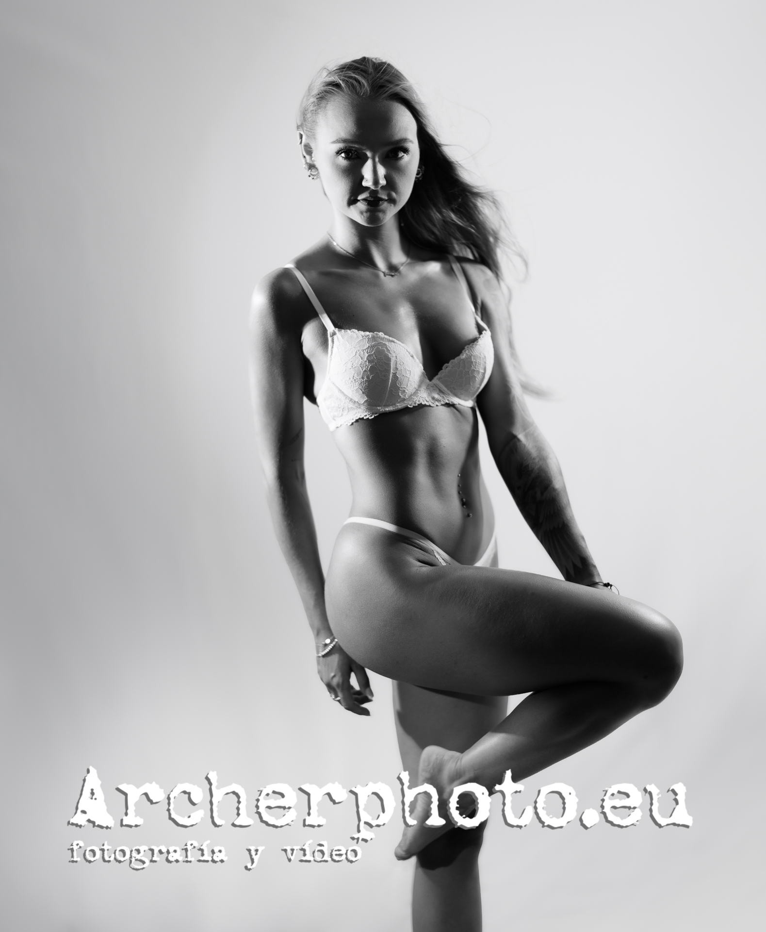 Jennifer, July 2025 (6), knee