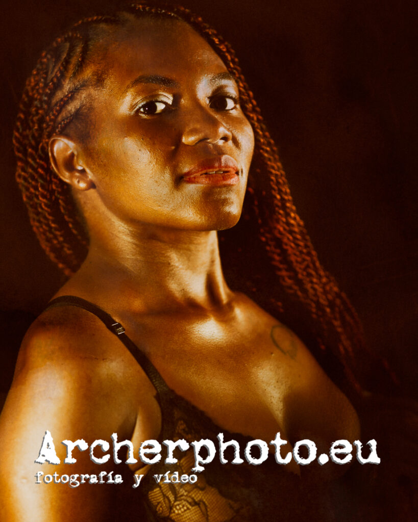 Vanessa, 2025 (4), reflejos dorados, retratos personales en València