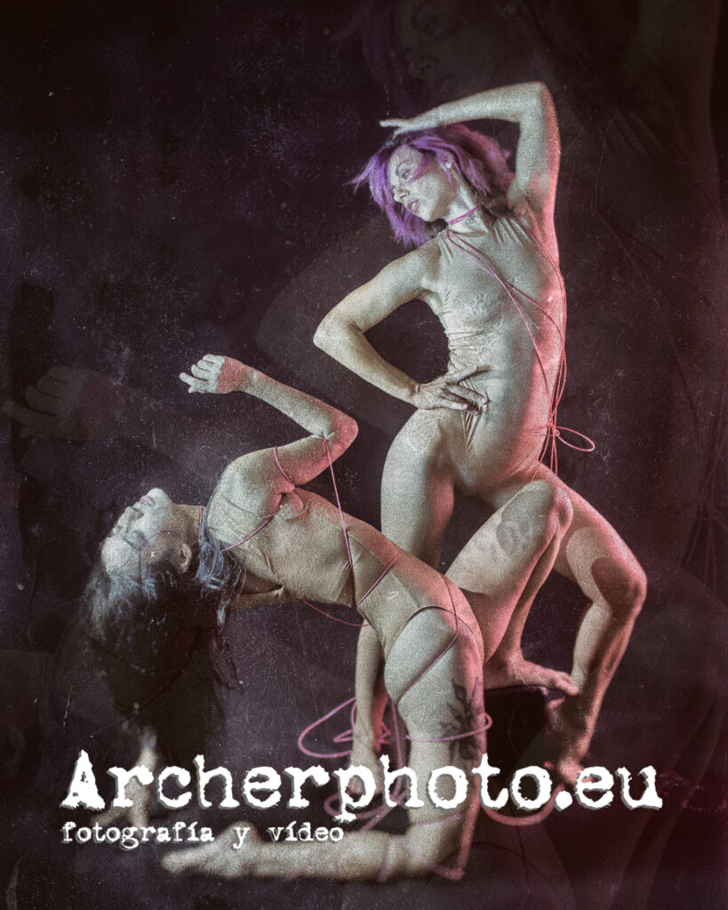 Dariia y Dariga, August 2022 (8), dos bailarinas, por Archerphoto, fotógrafo València