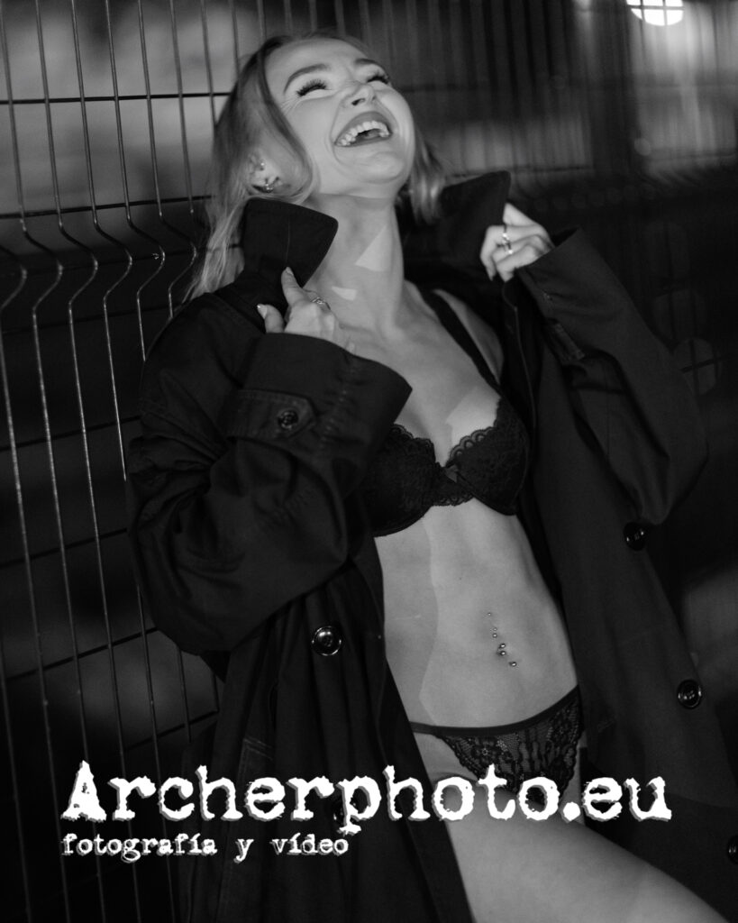 Jennifer, enero 2026 (3) lingerie and laugh