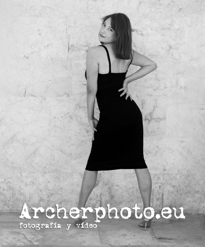 Elena, junio 2026 (6), sesión de fotos en un parque de Castellón